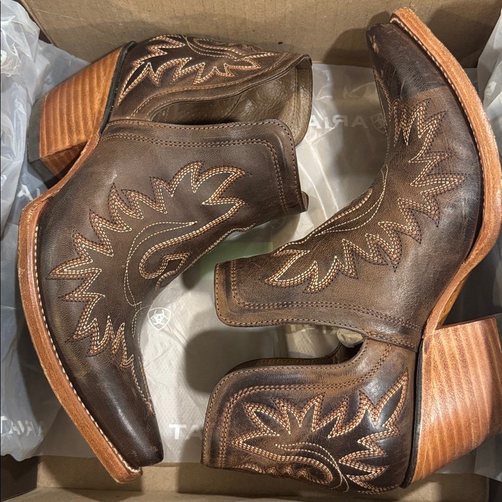 Ariat Dixon - Taupe Brown Leather Cutout Ankle Booties - Picture 3 of 8